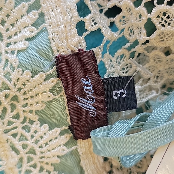 Mae Lace dress with Jabot Collar and attached slip - Picture 8 of 16